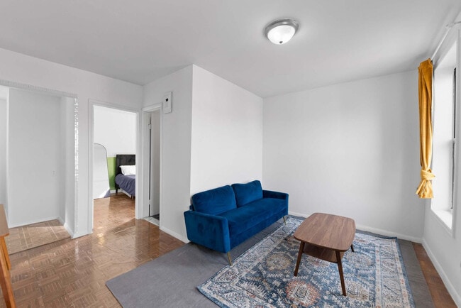 Building Photo - 402 E 11th St Unit ID1273834P