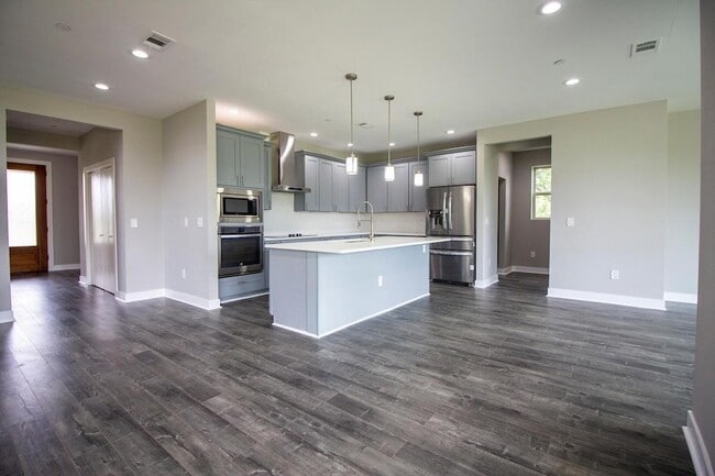 Photo - 12 Estates Rd