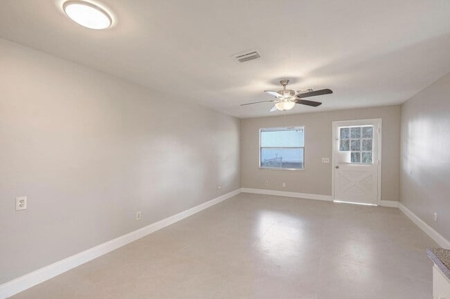 Building Photo - 3147 Naylor Terrace