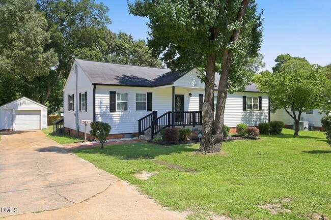 Photo - 301 N 9th St
