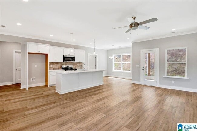 Photo - 725 Fallview Ct