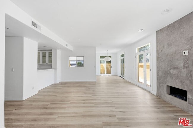Building Photo - 2311 Schader Dr