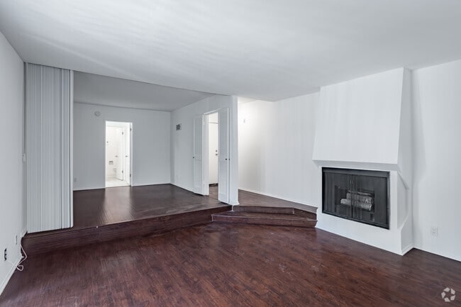 1BR, 1BA - 11730 Sunset Blvd