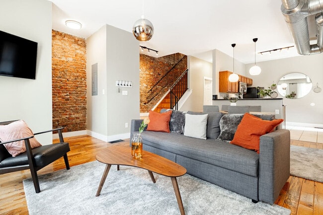 Building Photo - 1304 Broadway Unit ID1056129P