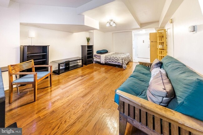 Photo - 3315 Wisconsin Ave NW Unit B1