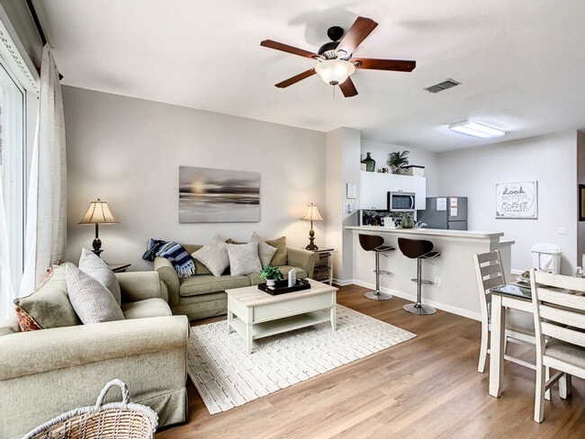 Building Photo - 2314 Silver Palm Dr Unit ID1285823P