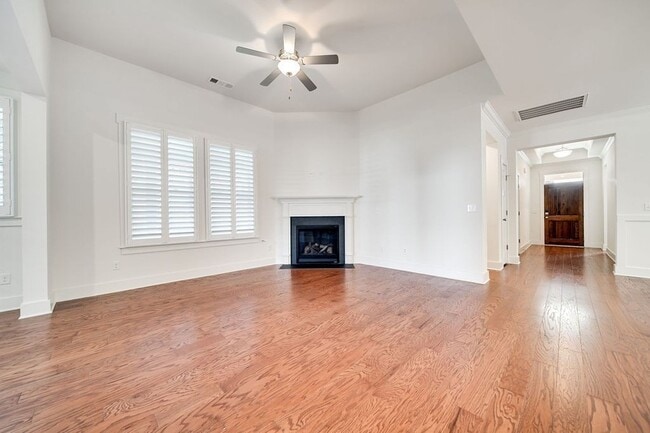 Photo - 279 Tanglewood Ln