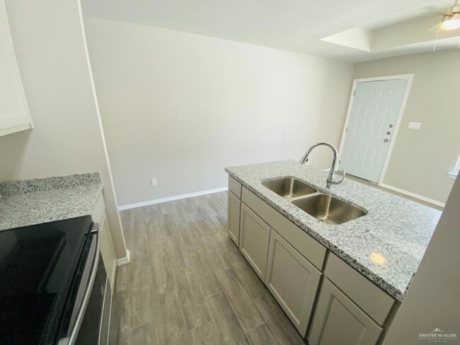 Photo - 1105 W Kennedy St