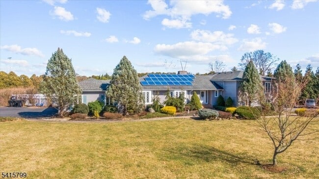 Building Photo - 300 Old York Rd