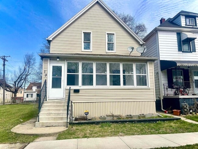 Building Photo - 13 E Glenwood Ave