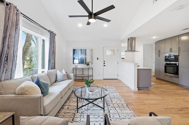 Photo - 2905 Brinwood Ave