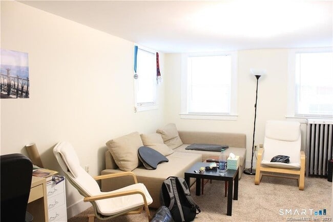 Building Photo - 13 Pleasant St Unit LL