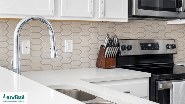 Photo - 2021 10th Ave S Unit 719.1402916