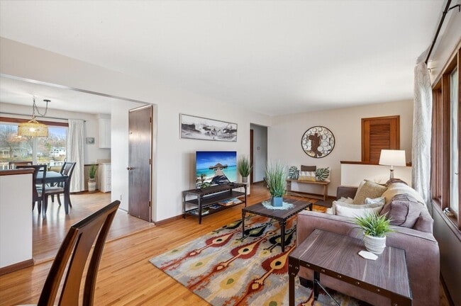 Photo - 8213 Quinn Rd