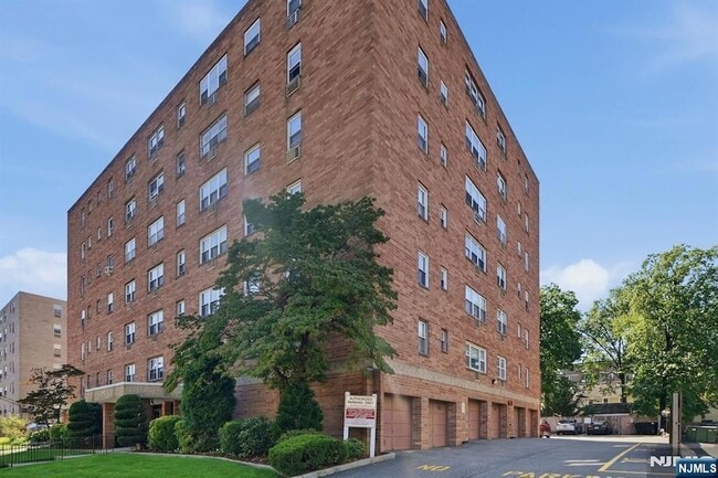 Building Photo - 25 Jefferson St Unit 6D