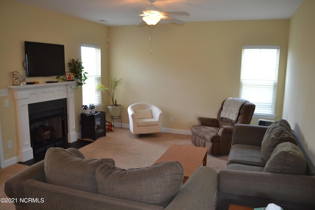 Photo - 273 N Prince Henry Way