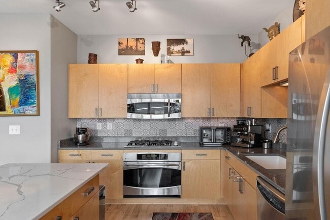 Photo - 215 10th Ave S