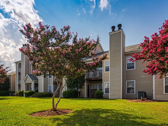 1, 2 & 3 bedrooms available - Latitudes Apartments