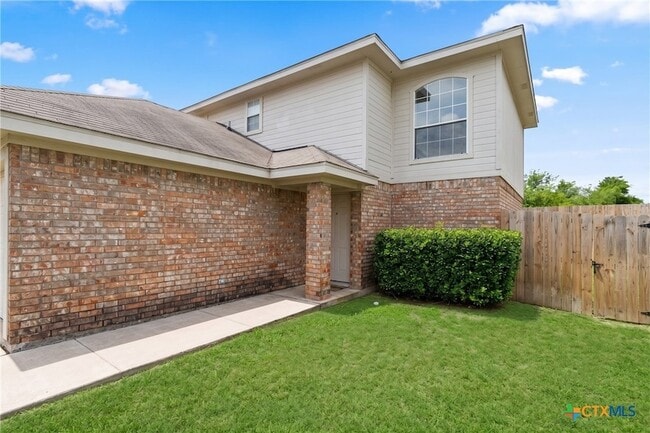 Photo - 2412 Skylark Cir