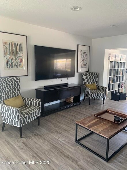 Photo - 120 Maple Dr