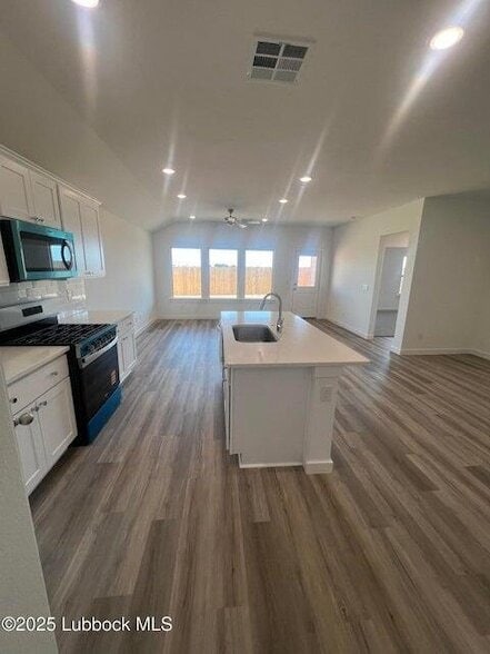 Photo - 621 E 14th St