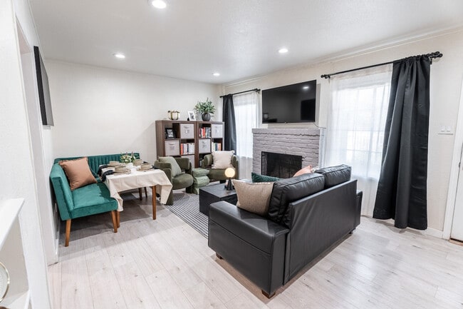 Photo - 2359 Oakwood Dr Unit SI ID1516041P