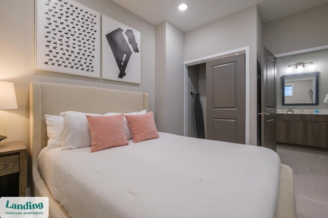Photo - 600 19th St N Unit 606