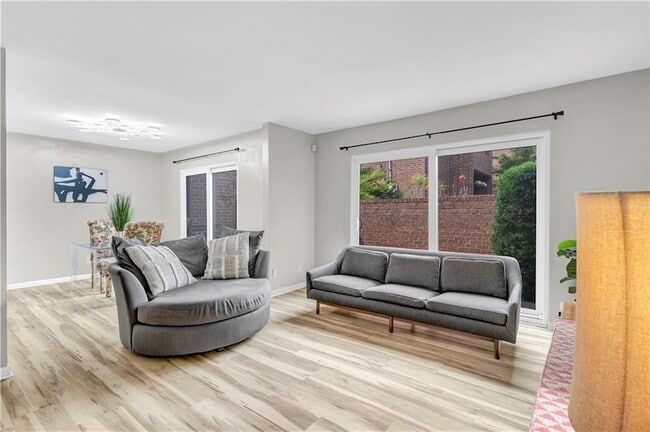 Building Photo - 2262 Pernoshal Ct