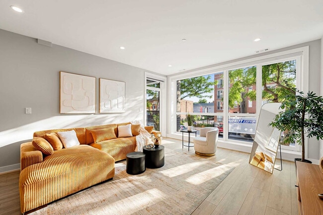 Building Photo - 2344 W Polk St Unit GO ID1253893P