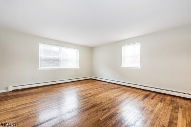 Photo - 191 N Beverwyck Rd