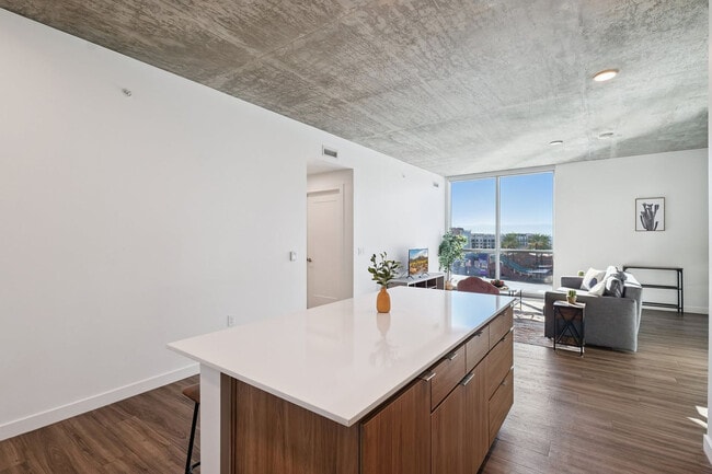 Photo - 222 E Jefferson St Unit ID1369270P