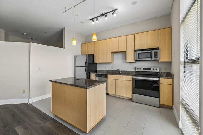STUDIO - 690SF - Kitchen - The Greene Apartments in Beavercreek