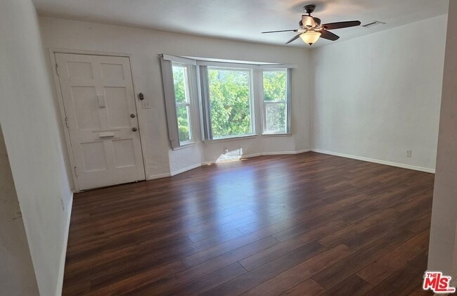 Photo - 5444 Hermitage Ave