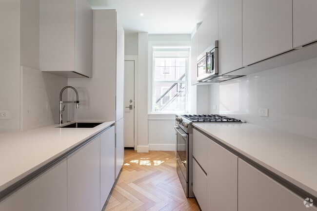 Photo - Forest Court