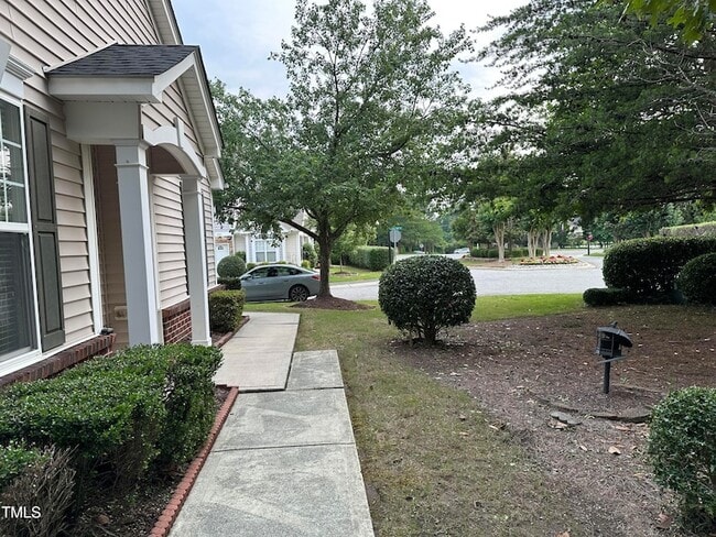 Photo - 501 Founders Walk Dr