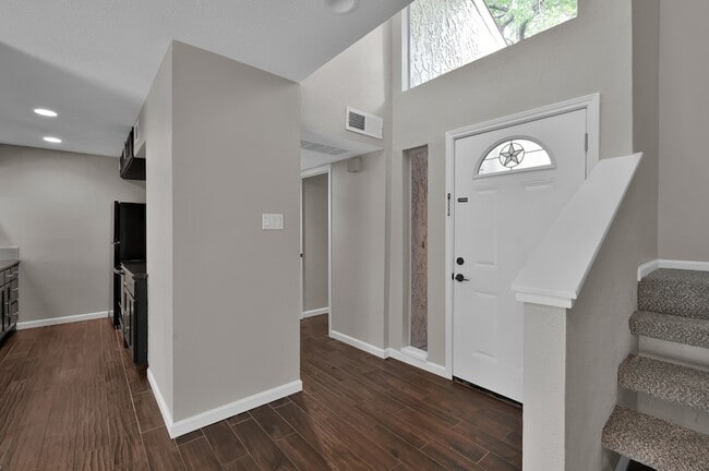 Photo - 12311 Glenview Dr