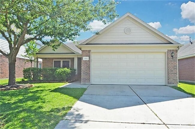 Building Photo - 21922 Golden Cedar Dr