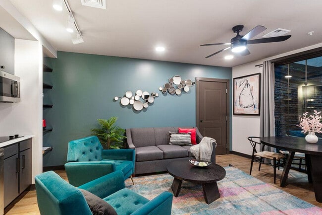 Building Photo - 611 Commerce St Unit ID1267097P