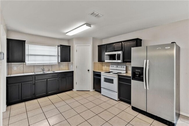 Photo - 4416 Thunderbird Ave W