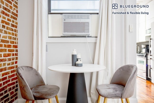 Photo - 434 W 52nd St Unit FL2-ID909