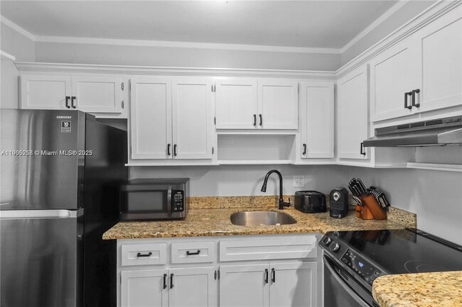 Photo - 2420 SE 17th St Unit 301