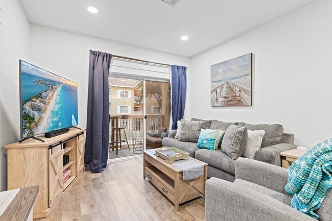 Photo - 34 Heron's Watch Way Unit SI ID1447116P