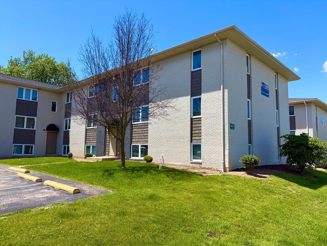 Floor Plan - 1 Bed / 1 Bath - 1903-09 Tracy