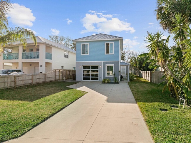 Photo - 11 Comares Ave S Unit ID1281955P