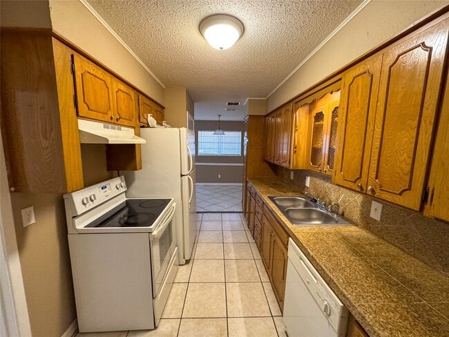 Photo - 1526 W Elm St