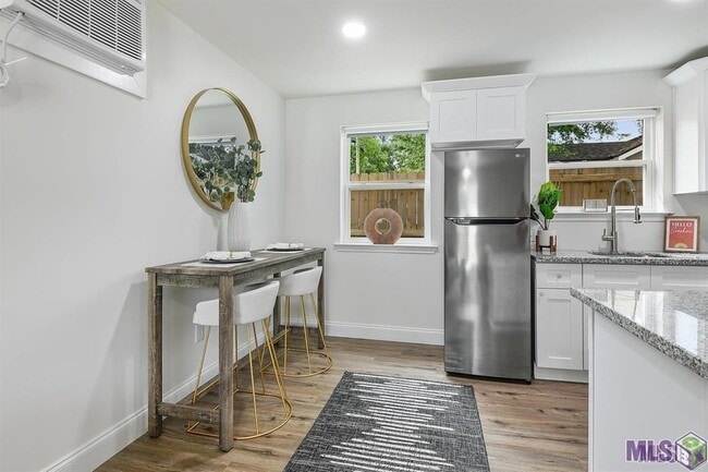 Photo - 212 Centerville St NE Unit 4