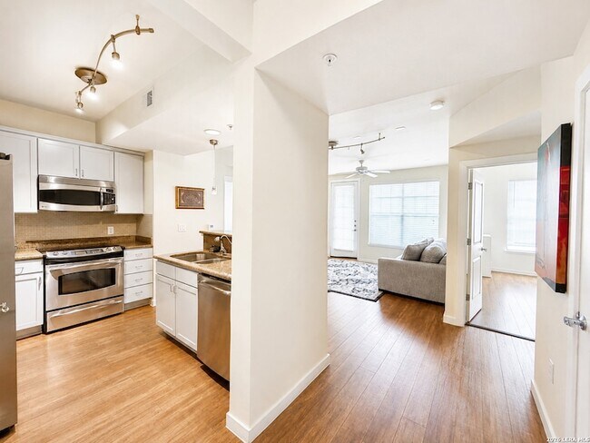 Photo - 7342 Oak Manor Dr