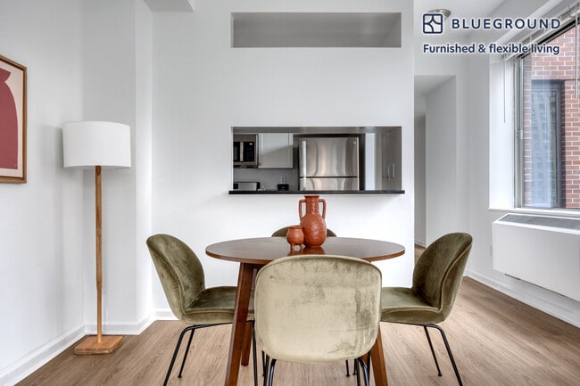 Photo - 180 Riverside Blvd Unit FL17-ID846