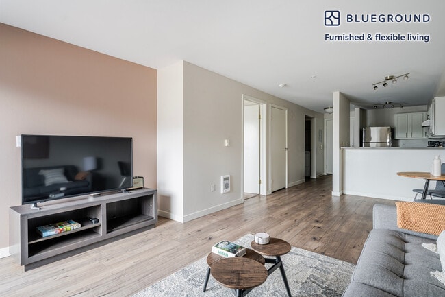 Photo - 526 Yale Ave N Unit FL4-ID993