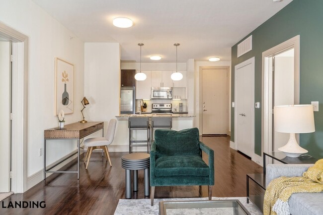 Building Photo - 6426 Crystal Run Unit 1303